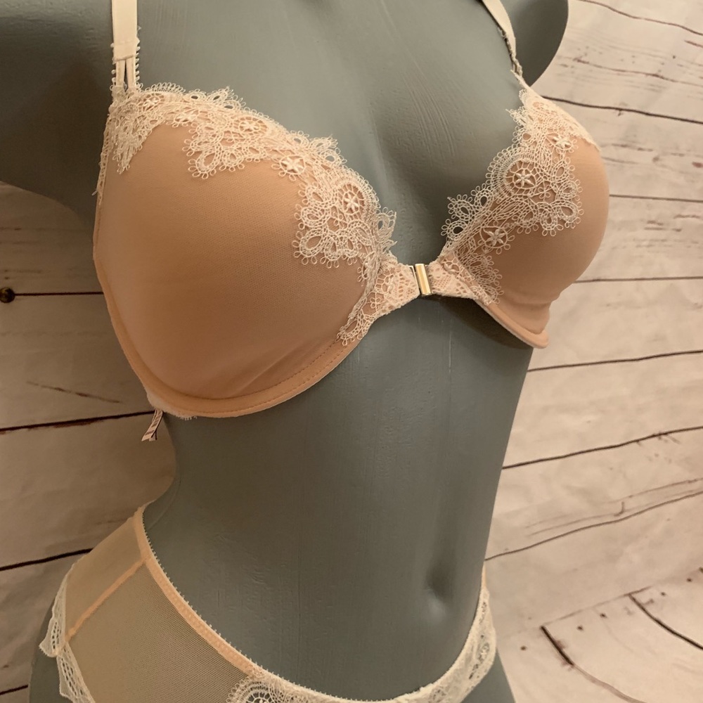 Victoria Secret Bra Set - Picture 3 of 8